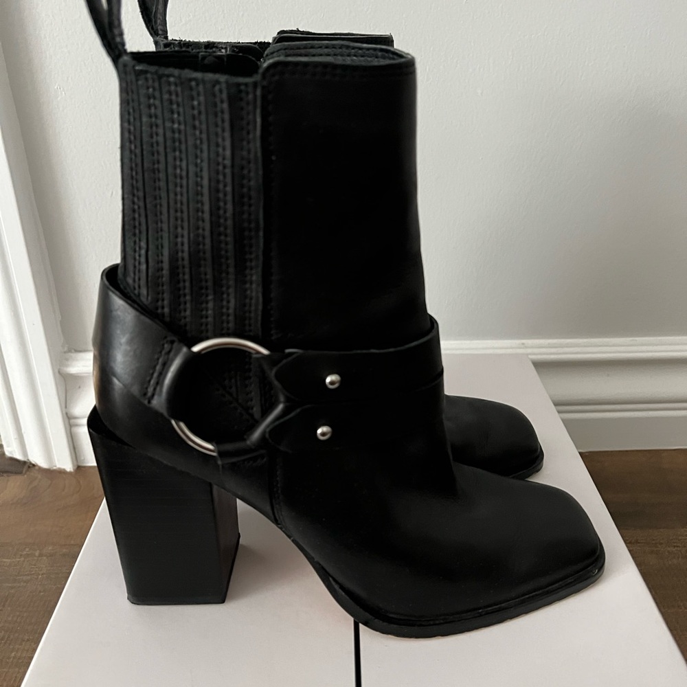 Isara Dolce Vita Biker Boot | Leather | Women’s bootie | sz 7.5